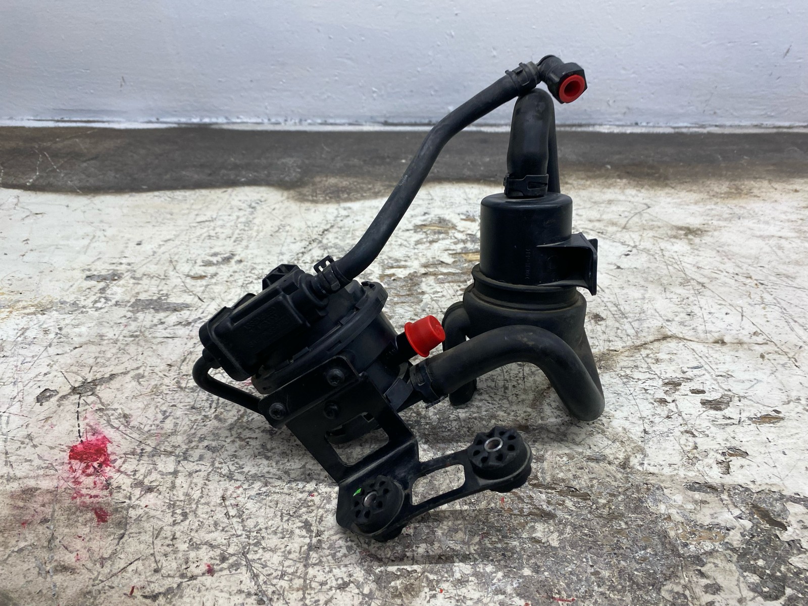 2010-2020 BENTLEY MULSANNE OEM 6.8L RWD EVAPORATIVE EVAPORATER PUMP VALVE SET