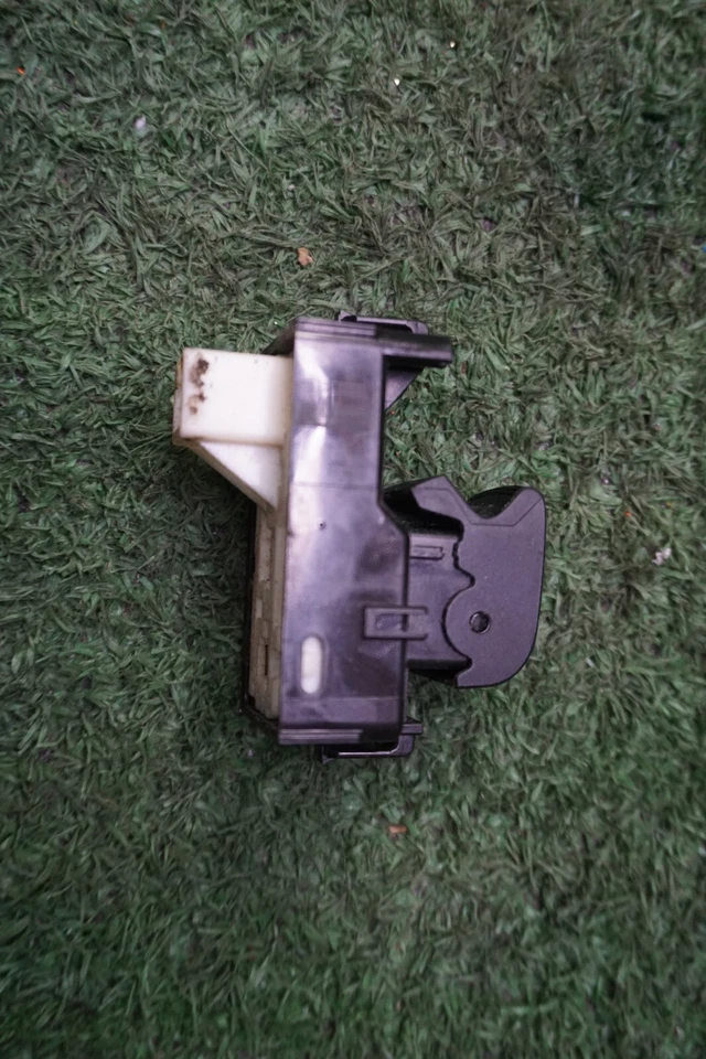 2008 2009 2010 2011 2012 TOYOTA VENZA LEFT REAR Window Switch OEM 742720T010 - Image 3 of 4