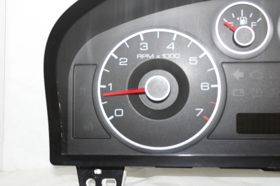 Cuadro de instrumentos velocímetro indicadores del panel de instrumentos Ford Fusion 2007 166.742 millas Foto 4 de 4