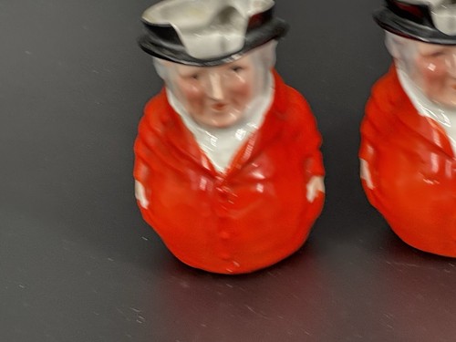 Set of (5) Royal Bayreuth Red & Black Porcelain Coachmen Pitchers Creamers - Picture 13 of 21