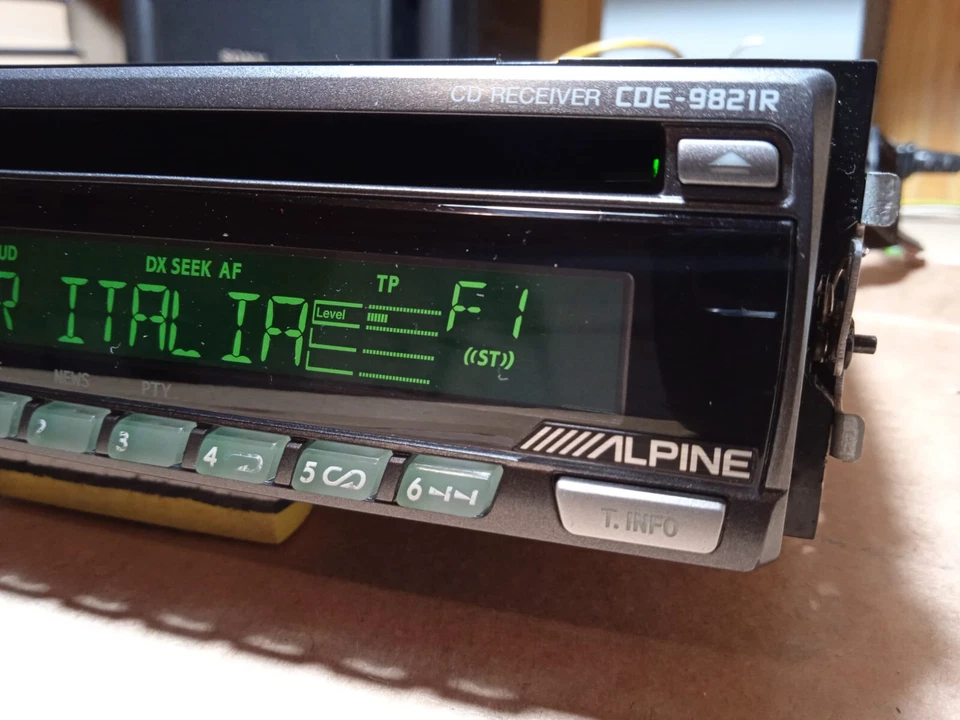 Alpine autoradio vintage CDE 9821R car radio CD - Immagine 3 di 4