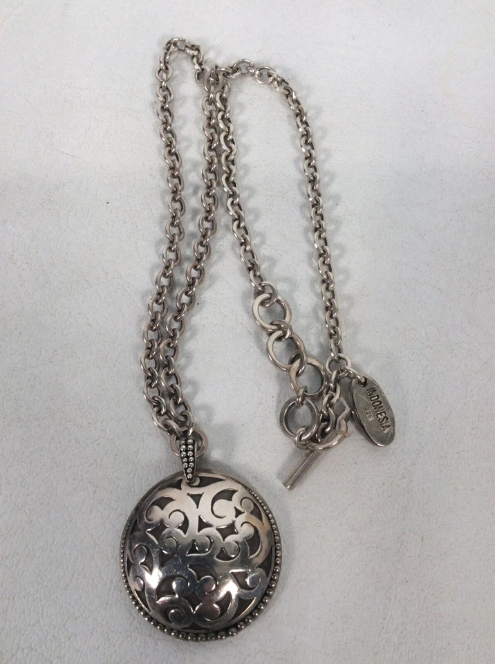 Collar Lois Hill Bali Indonesia Plata de Ley 925 Redondo Colgante Palanca Foto 2 de 4