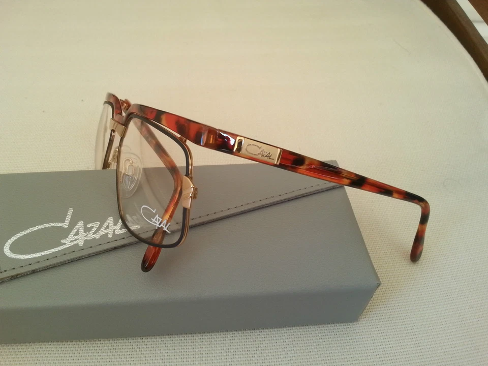 Cazal 246 - True Vintage años 90 - NUEVO - sin usar - Auténtico - Estuche original Foto 2 de 4