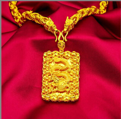 Ciondolo con drgo di gid verde di Kowloon e oro gillo mssiccio 14K Ciondolo con drgo di gid verde di Kowloon e oro gillo mssiccio 14K