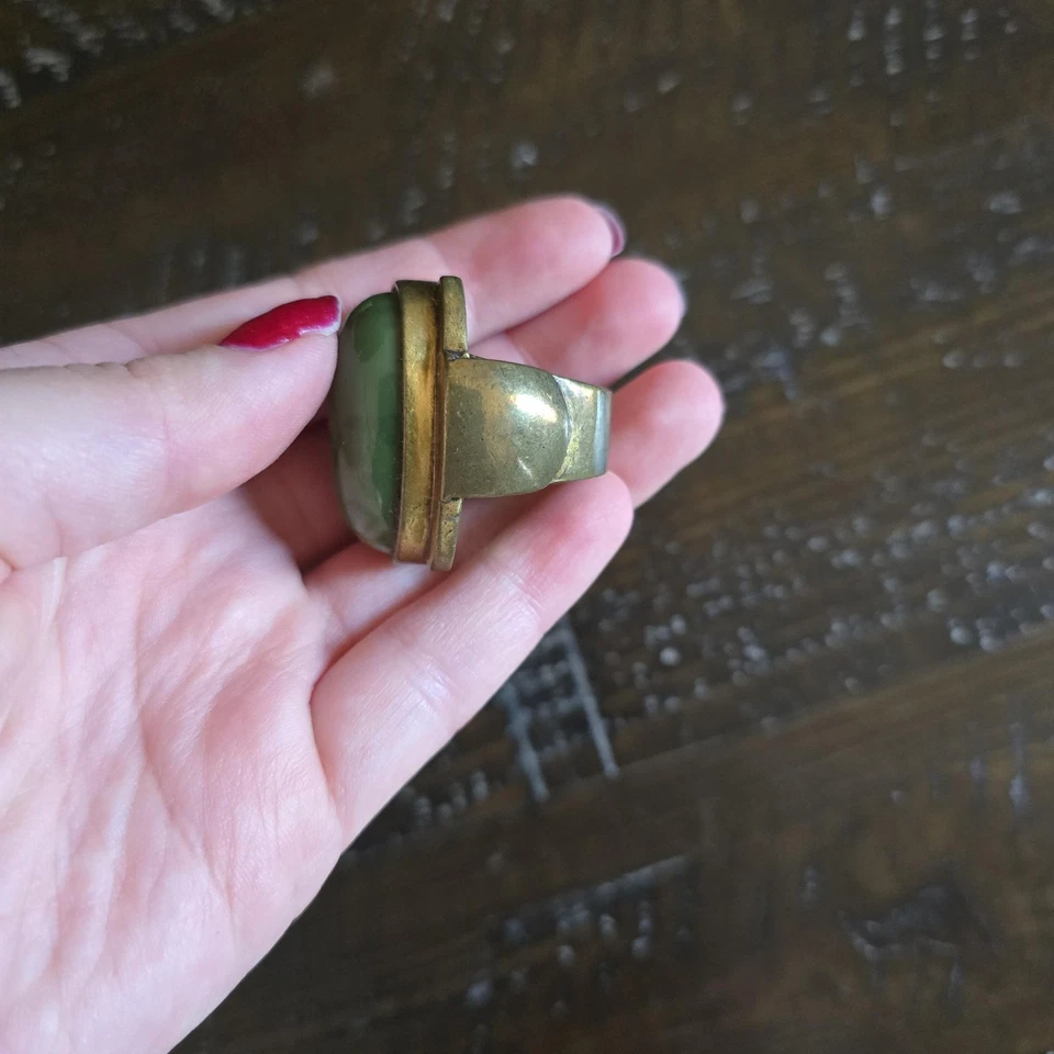 Anillo Grueso Vintage Latón Disfraz Piedra Verde Declaración Artístico Tono Dorado Talla 9 Foto 4 de 4