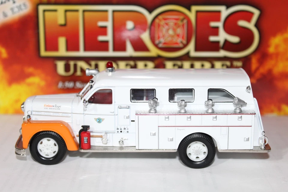 CORGI Heroes Under Fire Seagrave 70th Anniversary Safety Sedan Firehouse Expo - Image 2 of 4