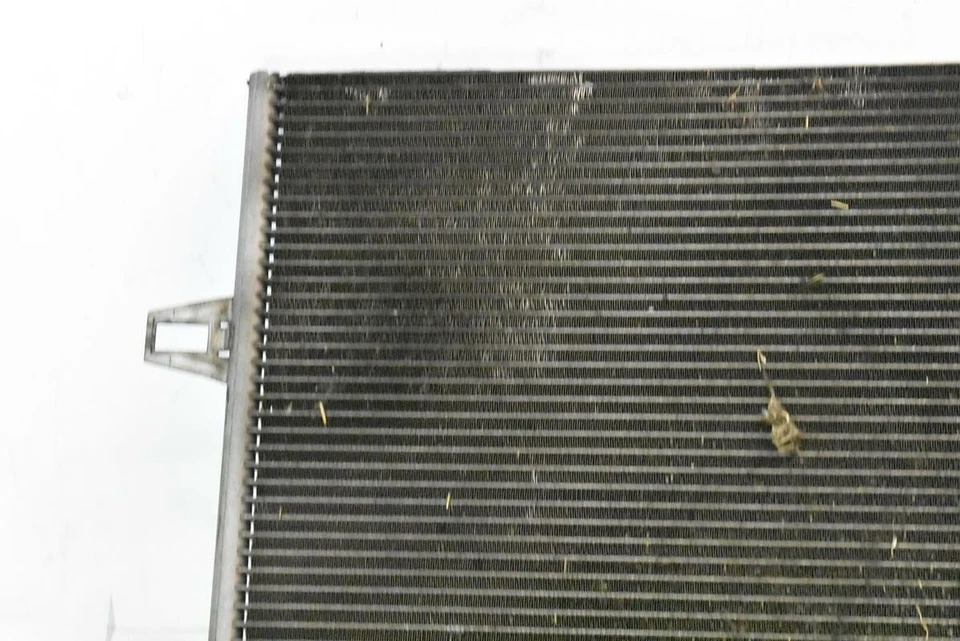 06-12 MERCEDES-BENZ W251 R350 R500 AC CONDENSER OEM - Image 2 of 4