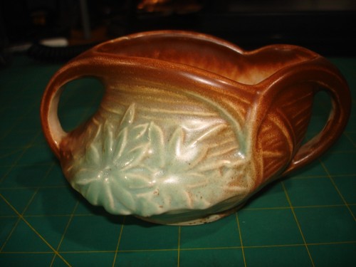 VINTAGE McCOY TWO HANDLE PLANTER/VASE GORGEOUS DISPLAY EXCELLENT CONDITION - Picture 11 of 11
