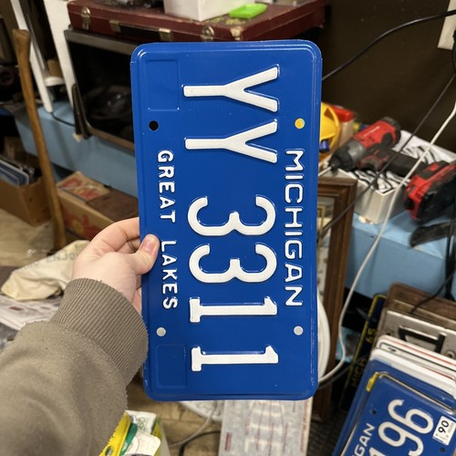 1990s Michigan License Plate YY-3311 Great Lakes - Picture 21 of 24