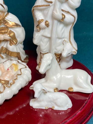 Juego de Belén de Colección Crown Accents World Bazaars 11 Piezas con Base y Borde Dorado - Imagen 9 de 17