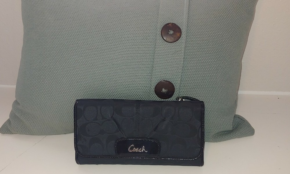 coach wristlet leather Genuine New York Classy Fancy Moms Gift Christmas