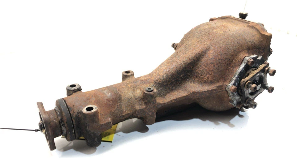 Diferencial portador central trasero Datsun 240z 1970-1973 OEM tercer miembro calabaza Foto 4 de 4