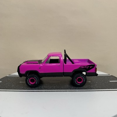 M2 Machines 1978 Dodge W200 Power Wagon SRT Hot Pink/Black Two-Tone 1:64 NM