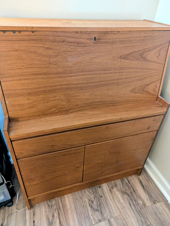 Antiguo escritorio danés de madera de teca - impecable sin manchas Foto 2 de 4