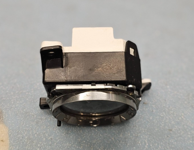 Clock With Bezel P# 15087592 OEM 2006 Cadillac Escalade EXT for