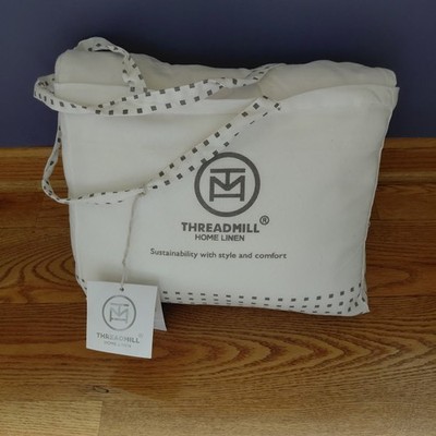 Threadmill King White Blanket