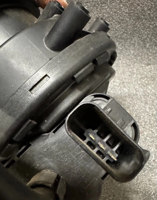 Dodge Ram 2001-2002 bomba de detección de fugas 4891415 OE Foto 3 de 3