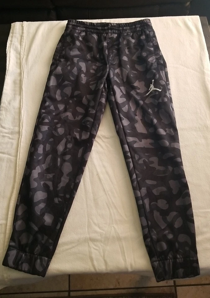Pantalones de chándal camuflados de ajuste térmico negros grises para niños y jóvenes talla S 8-10 años Foto 2 de 4