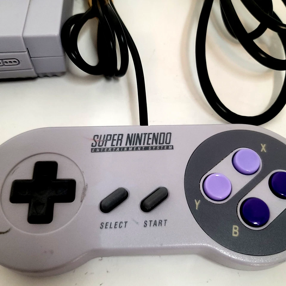 Nintendo Super NES Mini Classic Edition Cubierta de Control con Controladores y Cables LEER Foto 4 de 4