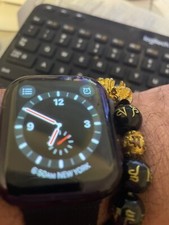 Apple Watch Series 4 44mm Space Gray Aluminum Case Black Milanese Band