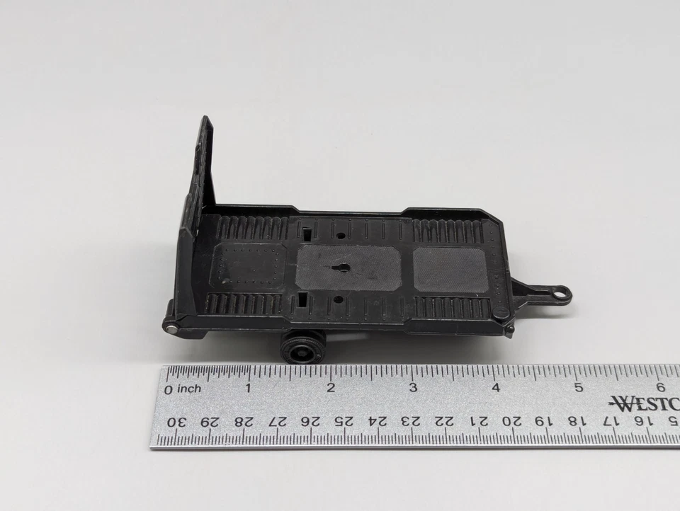 Ertl Farm Diecast Horse Trailer + Plastic Flatbed + Farm Animals Lot - Image 3 of 4