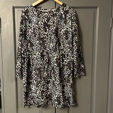 Asos ladies animal print dress with long sleeves Size 16. - length 33”