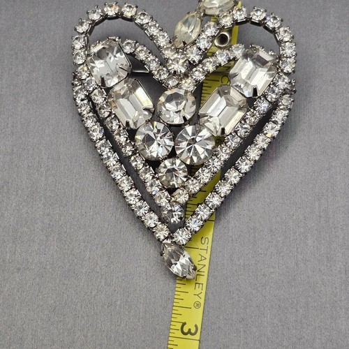 Vintage Doppel Herz klar Strass Anstecknadel Brosche silberfarben Metall Krappenfassung - Bild 6 von 7