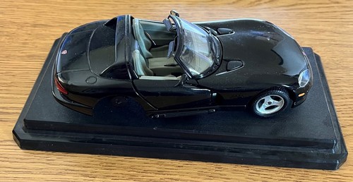 Burago 1993 Jet Black Dodge Viper RT/10 Die Cast Metal 1:24 Scale - Picture 3 of 9