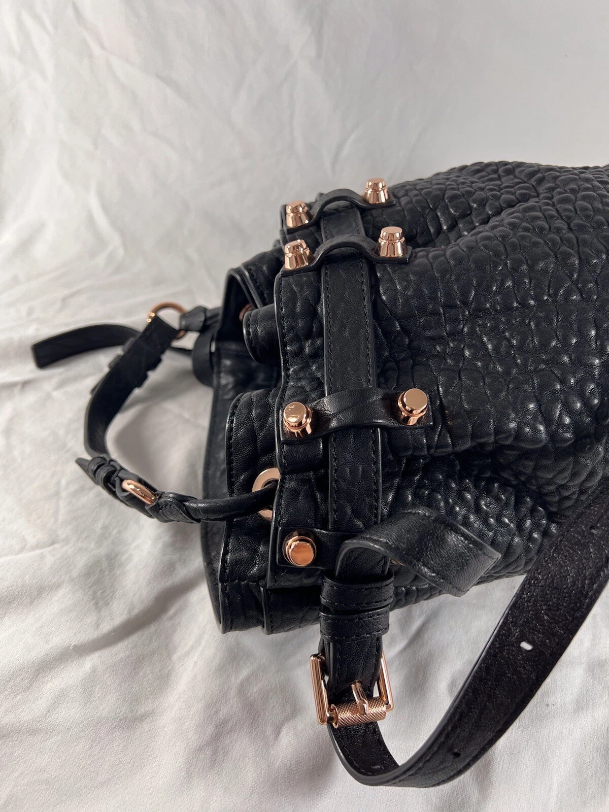 Borsa a tracolla ALEXANDER WANG in pelle ciottolata nera Rocco Diego con borchie