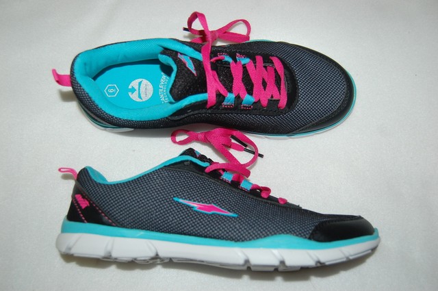 girls tennis shoes on sale