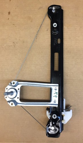 MANUEL WINDOW REGULATOR (NEW) RIGHT REAR fits FORD FOCUS (4-DOOR) 2000-2007 - Picture 2 of 2