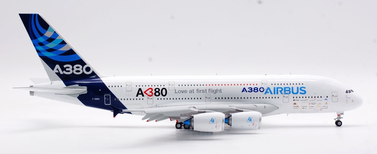 SQ Wings 1:200 AIRBUS INDUSTRIE A380 Diecast Aircraft Model