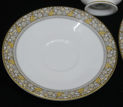 VINTAGE ROYAL DOULTON ENGLISH BONE CHINA PLATE, CUP & SAUCER, MAPLEWOOD PATTERN - Picture 4 of 5