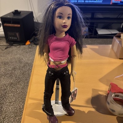Year 2005 Teen Trends Series 17'' Doll - KIANNA 