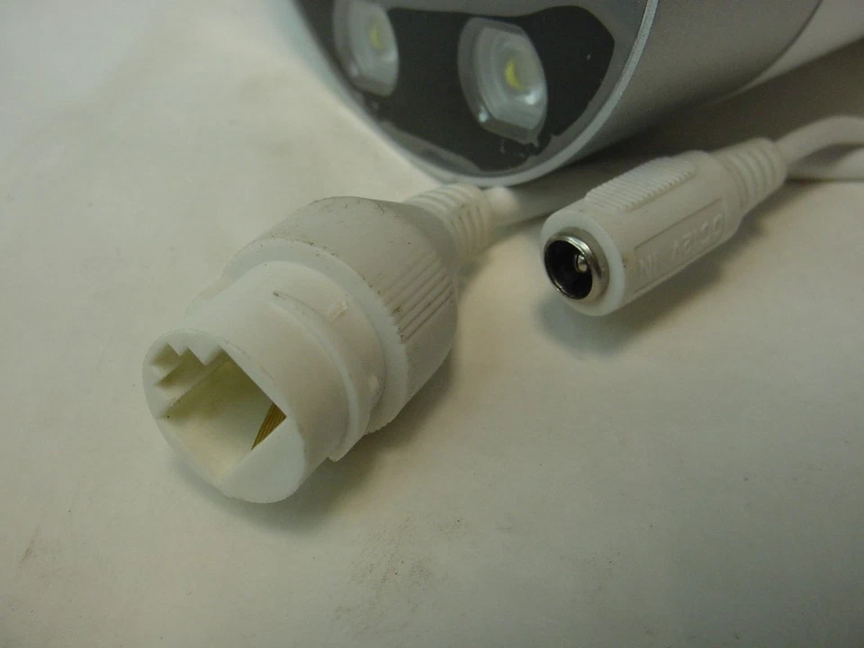 NEW - LOREX 4K IP DETERRENCE BULLET CAMERA E891AB-Z - Image 3 of 4