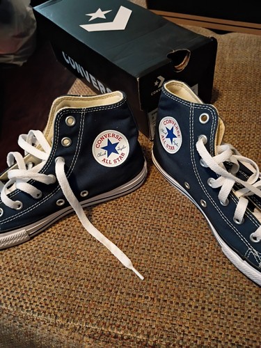 CONVERSE high tops Y- Size 2 - Picture 2 of 8
