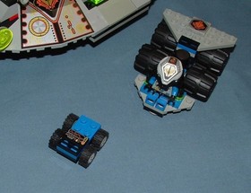 SPACE, UFO,  ALIEN AVENGER SET NO. 6975 - LEGO - 1997 - USED