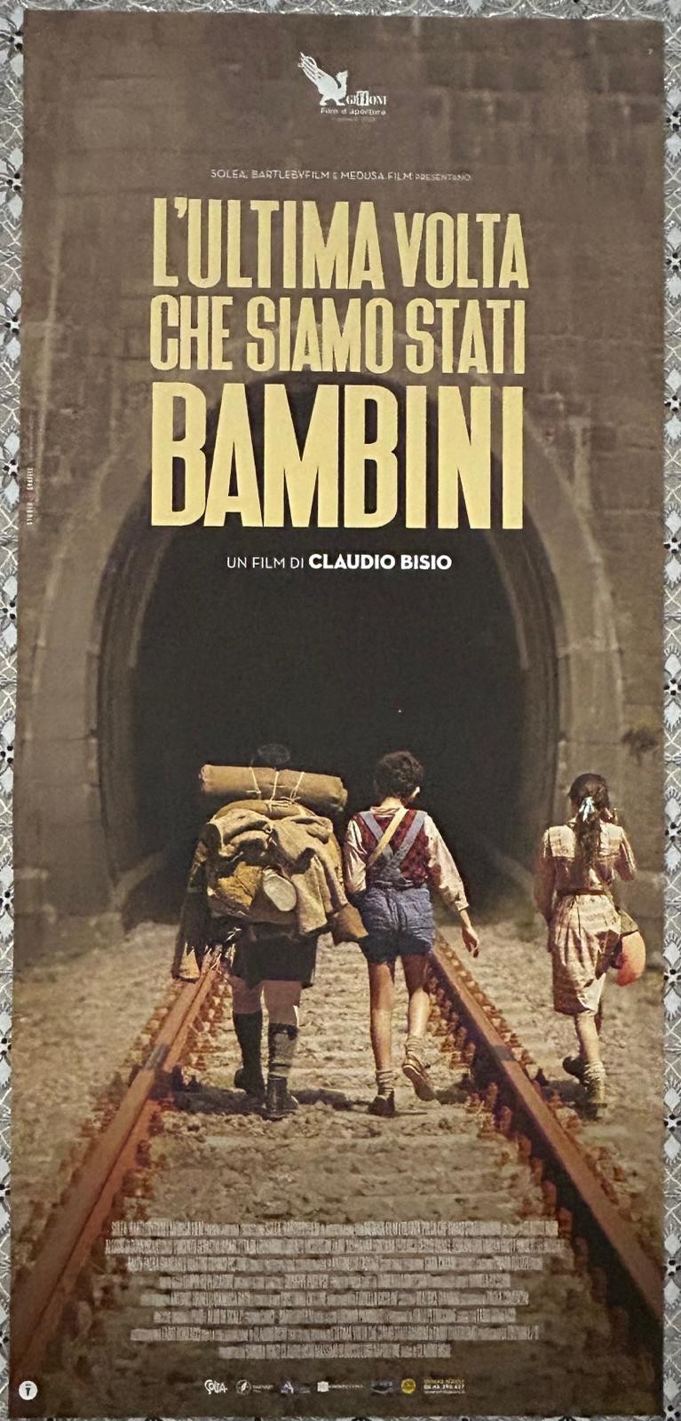 Locandina di L'ultima volta che siamo stati bambini (2023)