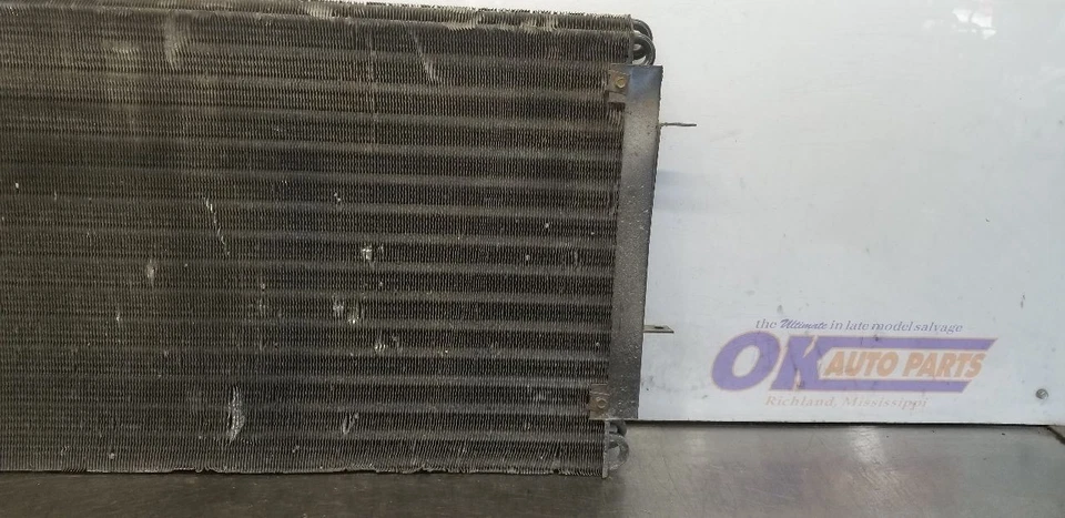 Cadillac Deville 1968 472 montaje de condensador de CA Foto 3 de 4