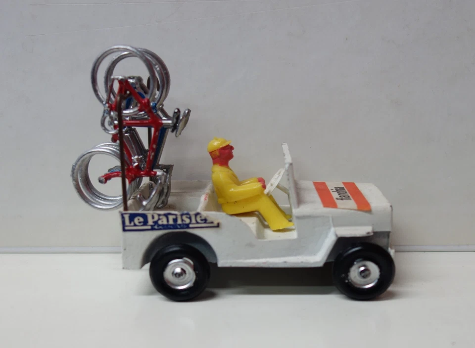 Jeep porte-vélos Tour de France en aluminimum SALZA (1960) - Photo 2/4