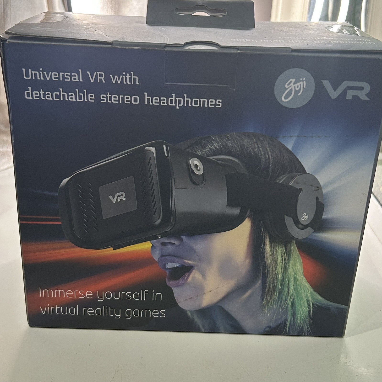 Universal VR with Detachable Stereo Headphones Virtual Reality
