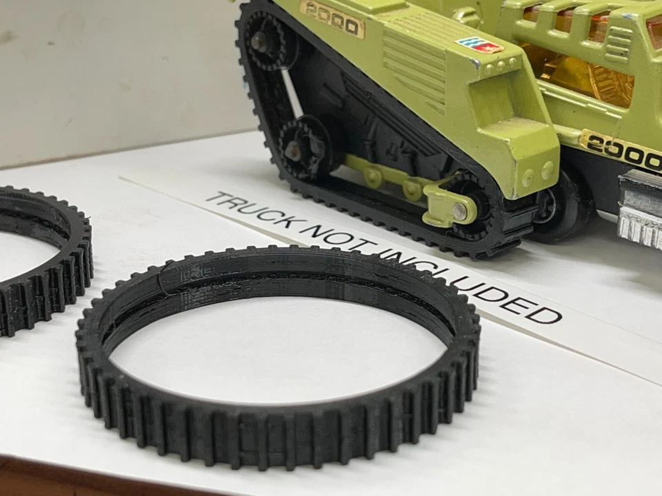 1 par de pistas nuevas para Matchbox Adventure 2000 Raider Commander K-2001 Lesney Foto 2 de 2