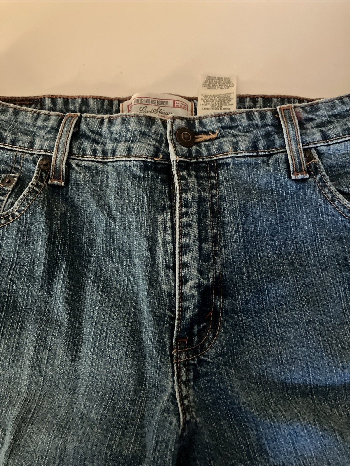 Levi stress mid rise size 10 boot cut
