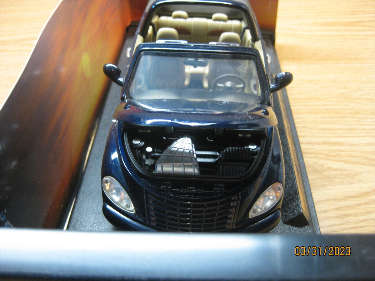 1/18 SCALE CHRYSLER PT CRUISER CONVERTIBLE IN D.BLUE BY