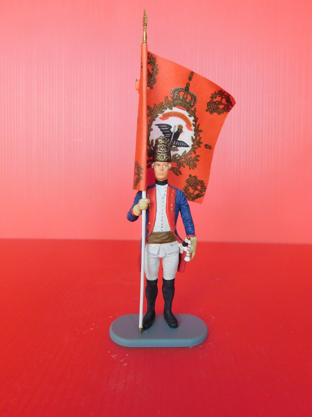 Elastolin/Preiser/Military:Soldier Prussian Officer With Ring Banner Flag