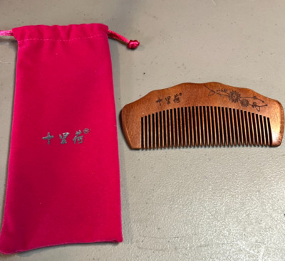 ''Ten Miles Lotus '' Quality Chinese Red Sandal Wood Fine Toothed Hair Comb w/Bag