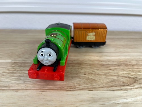 2013 MATTEL TRACKMASTER MOTORIZED PERCY TRAIN & MAIL TENDER. THOMAS & FRIENDS.