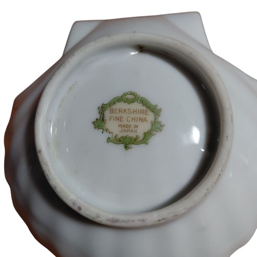 Berkshire fine china roses trinket dish - Picture 4 of 4