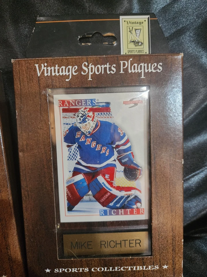 Placas de tarjeta de hockey vintage de los New York Rangers Mark Messier y Mike Richter Foto 3 de 4