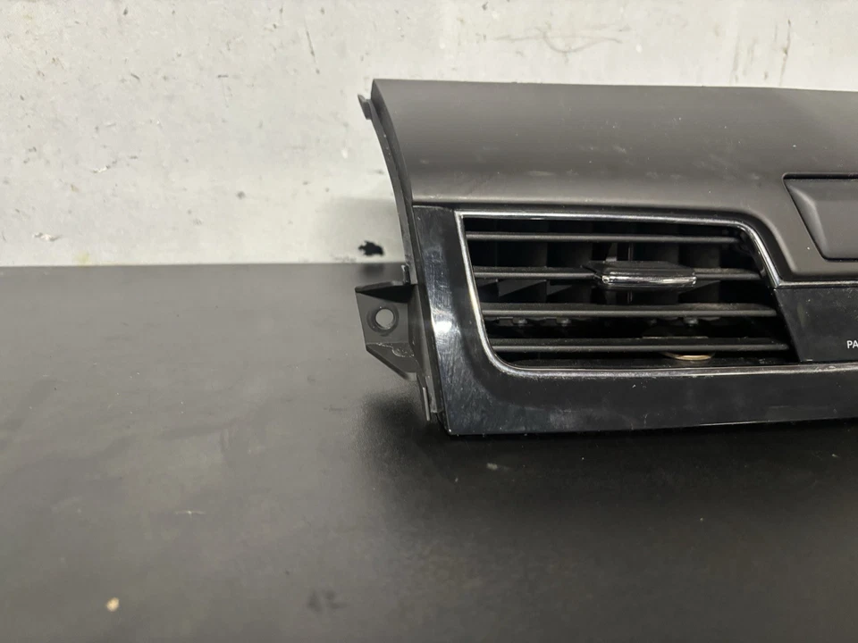 Nissan Altima 2015 conjunto de bisel de ventilación de aire de 2,5 L 687503TA0A fabricante original Foto 4 de 4